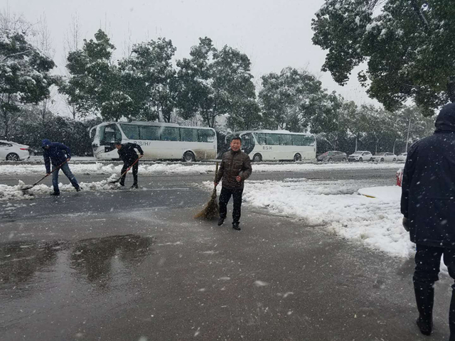 大雪中的南環人2.jpg